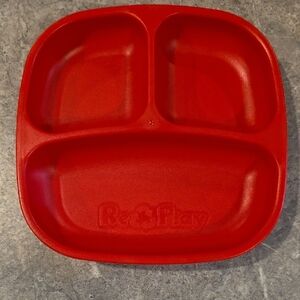 (J21) Replay Red Divided Plate